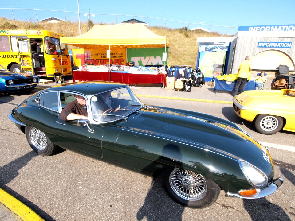 Jaguar E 4.2 dutch licence registration DE-46-57 pic1