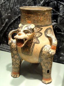 Jaguar Effigy Tripod Jar with rattle supports, 1200-1400 AD, Nicoya zone, Costa Rica, earthenware with black and red on cream slip - Gardiner Museum, Toronto - DSC01192