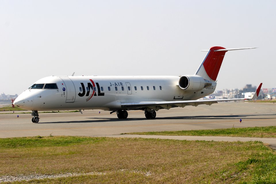 J-AIR CRJ-200 fukuoka 20090406151143