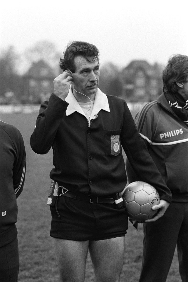 KHFC tegen oud internationals in Haarlem, Bestanddeelnr 933-8524