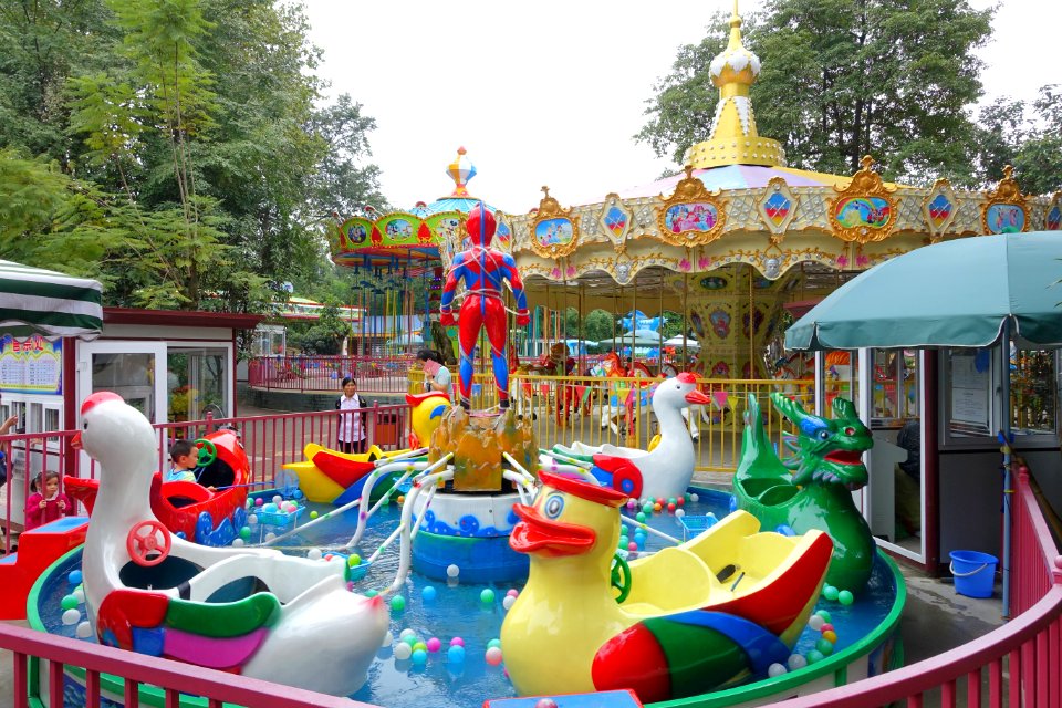 Kiddy boats - Chengdu Culture Park - Chengdu, China - DSC03913