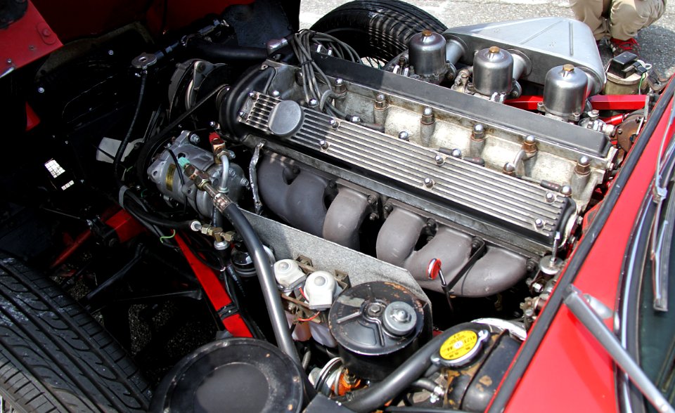 Jaguar XK6 4.2L engine