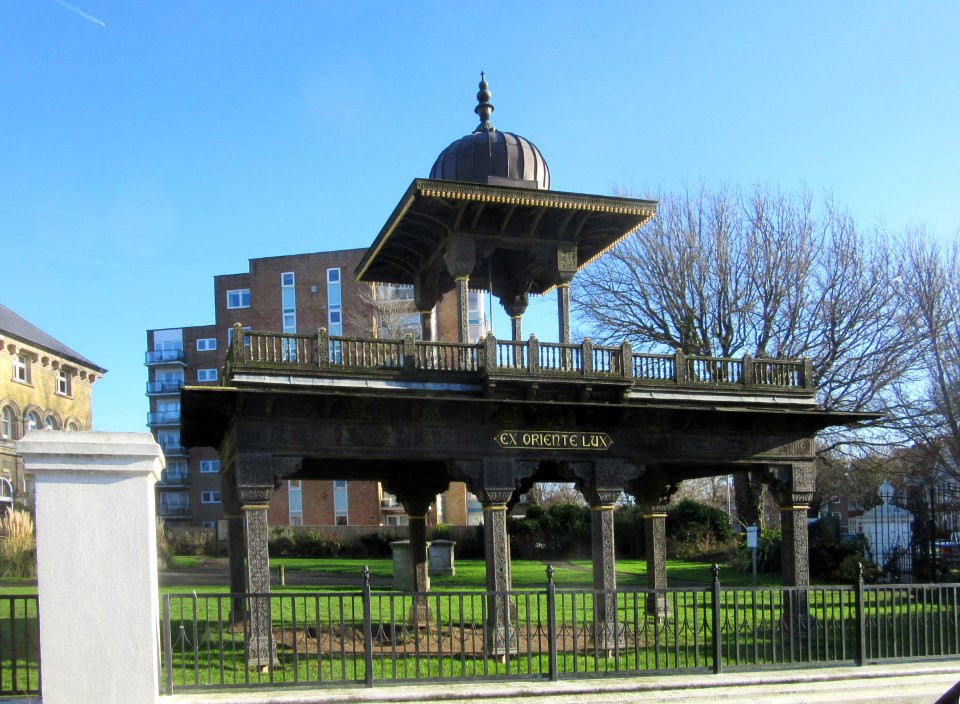 Jaipur Gate at Hove Museum and Art Gallery, New Church Road, Hove (NHLE Code 1187580) (January 2017) (1)