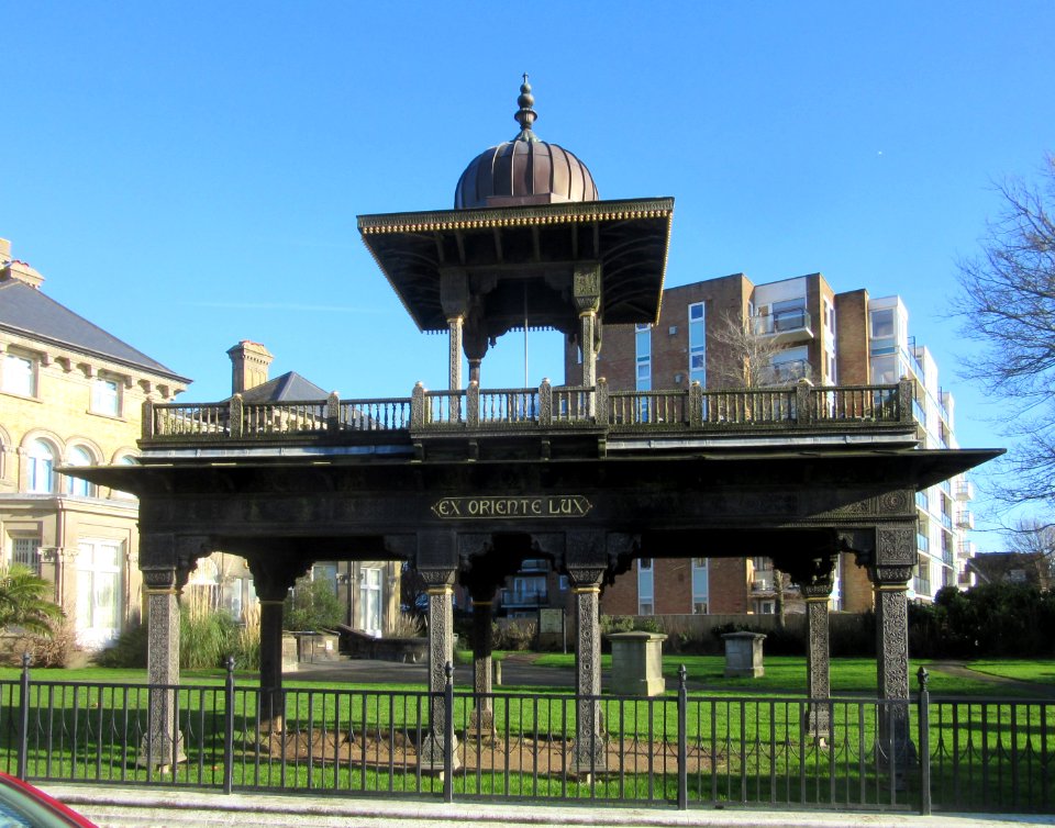 Jaipur Gate at Hove Museum and Art Gallery, New Church Road, Hove (NHLE Code 1187580) (January 2017) (3)