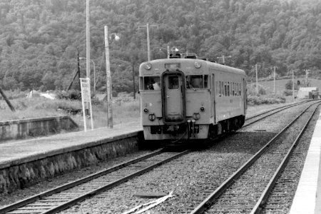 Kiha 24 5 leaving Otoineppu station 1988-07