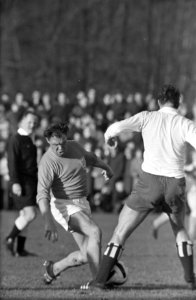 KHFC tegen Oud Internationals 7-3. Ajax-trainer Rinus Michels in aktie, Bestanddeelnr 920-9574