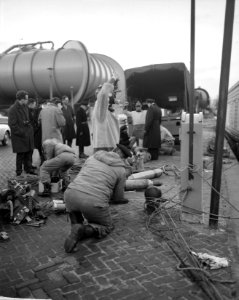 Kikvorsmannen duiken naar het stoffelijk overschot van 'Zwarte Jeanne' in de Rie, Bestanddeelnr 914-5974