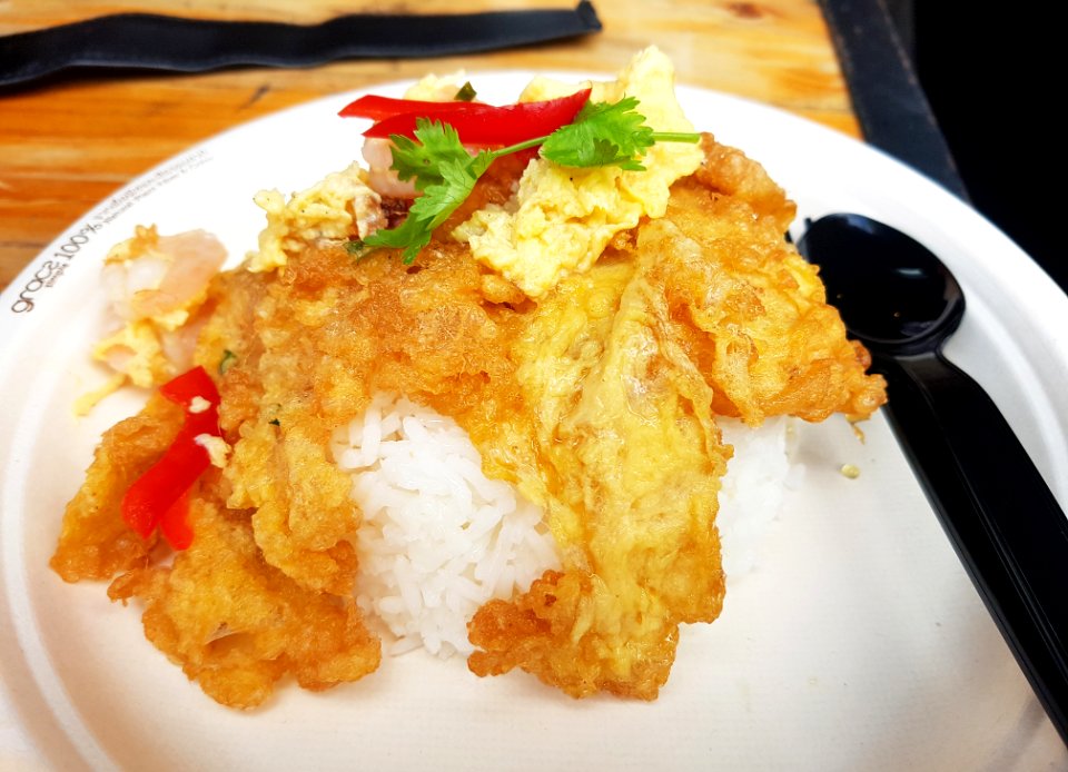 Khao khaichiao (omelette with rice), Bangkok, 2018-10-20