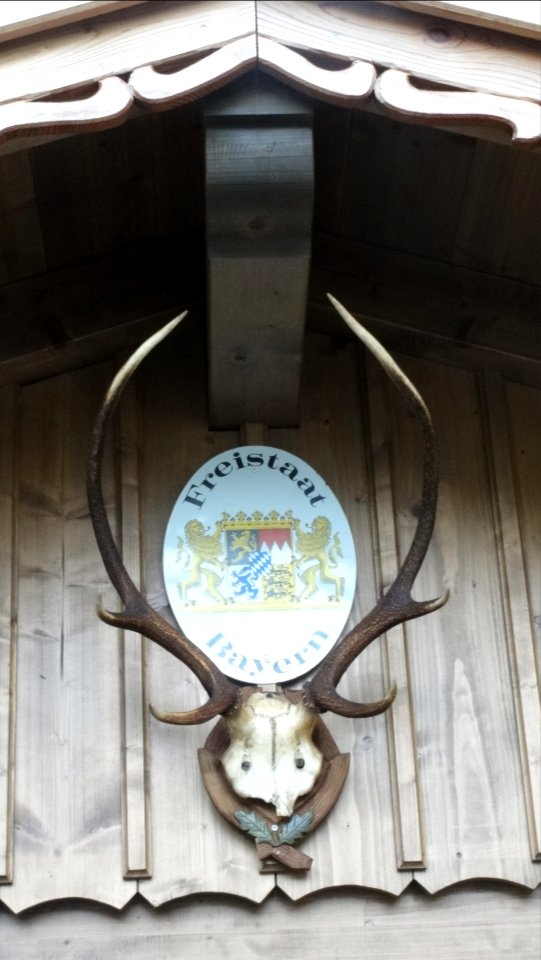 Kiefersfelden — Hotel zur Post - Schild „Freistaat Bayern“ (inoffiziell)