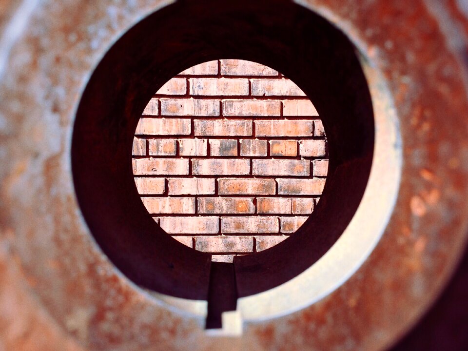 Perspective brick metal
