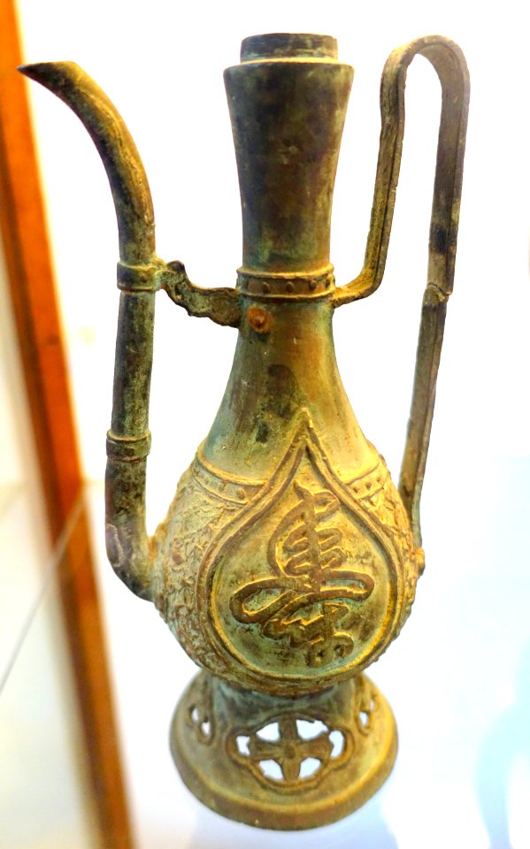 Kettle, Le dynasty, 18th century AD, bronze - Museum of Vietnamese History - Ho Chi Minh City - DSC06001