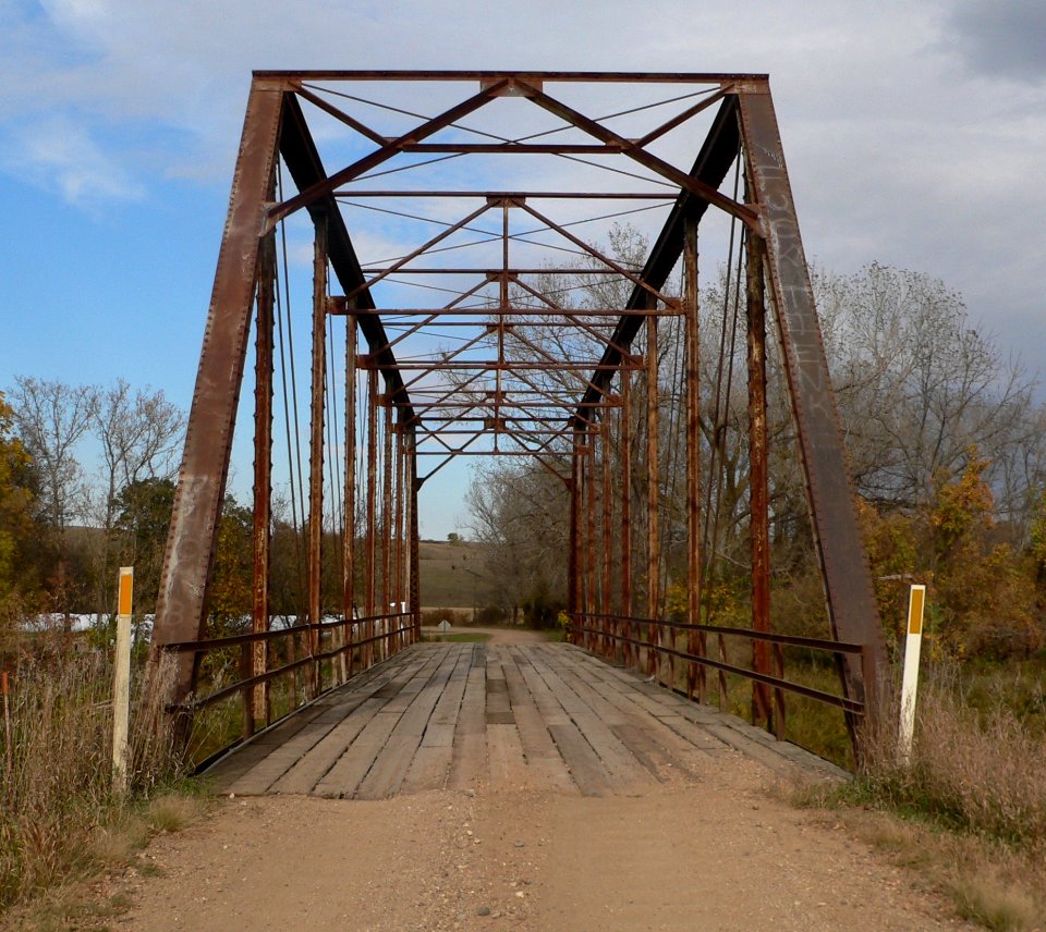 Keya Paha River lowest bridge from SW 4