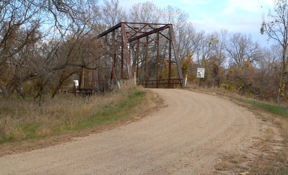 Keya Paha River lowest bridge from SW 1