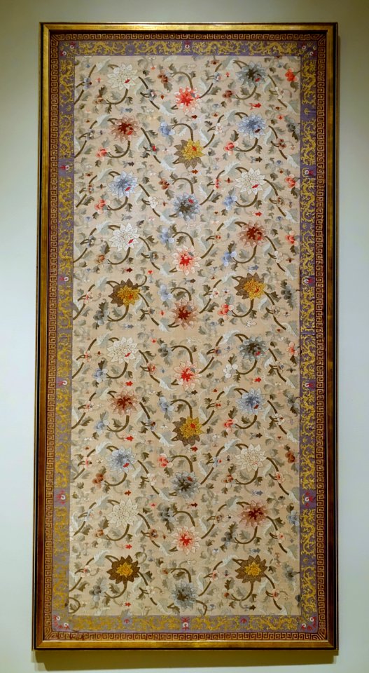 Kesi tapestry with lotus scroll design, China, Qing dynasty, 1700s AD, flat-weave brocade with silk and metallic threads - Portland Art Museum - Portland, Oregon - DSC08474