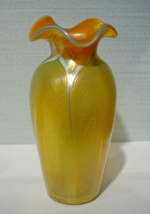Kew Blas vase, Union Glass Company, Somerville, Massachusetts, c. 1900, glass - Hessisches Landesmuseum Darmstadt - Darmstadt, Germany - DSC00868