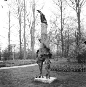 Keukenhof 1964, beeldende kunst, Faunus van Egbert Joosten, Bestanddeelnr 916-3254