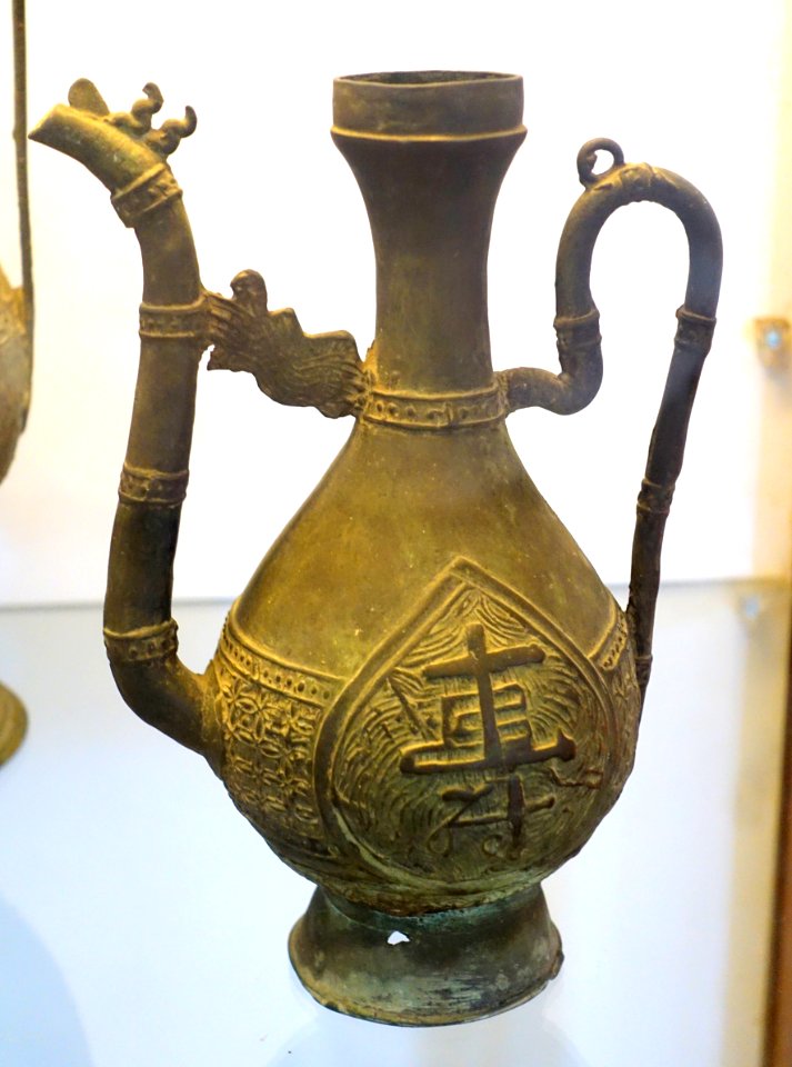 Kettle, Le dynasty, 18th century AD, bronze - Museum of Vietnamese History - Ho Chi Minh City - DSC06003