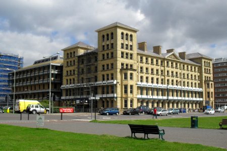 Kings House (Former SEEBOARD Headquarters), Queen's Gardens, Hove (NHLE Code 1205528) (August 2010)