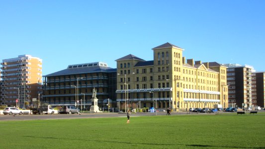 Kings House (Former SEEBOARD Headquarters), Queen's Gardens, Hove (NHLE Code 1205528) (January 2017) (2)