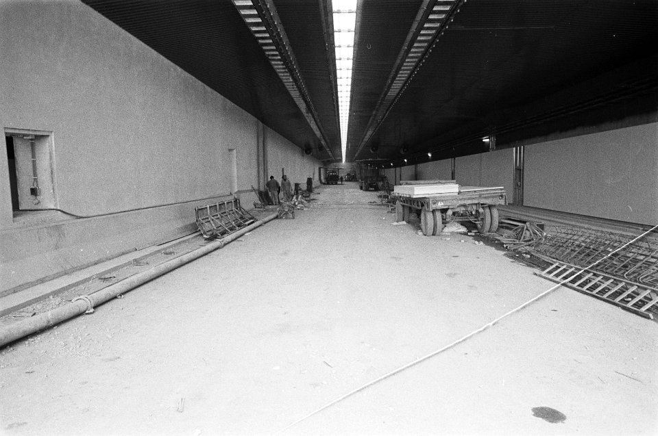 Kiltunnel onder Dortse Kil bij Dordrecht in oktober open interieur, Bestanddeelnr 929-2902