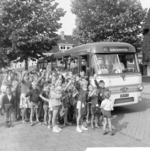 Kinderen met vakantie (opdracht Trouw), Bestanddeelnr 914-1581