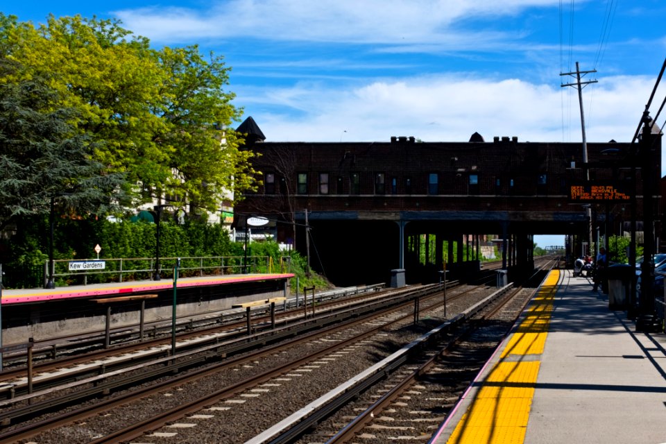 Kew Gardens LIRR station looking east from platform