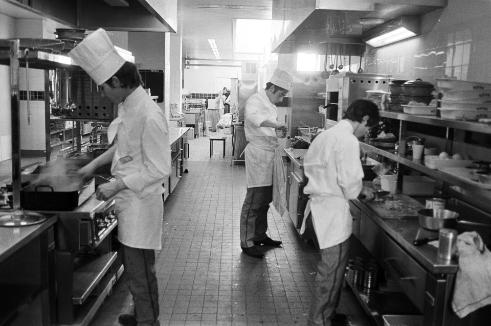 Keuken met koks, Bestanddeelnr 924-4034