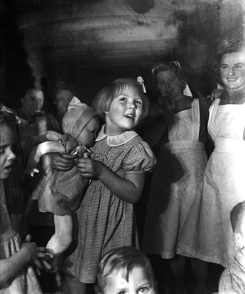 Kinderdagverblijf Het Kabouterhuis op de Amsteldijk te Amsterdam. Officiele op, Bestanddeelnr 901-2523