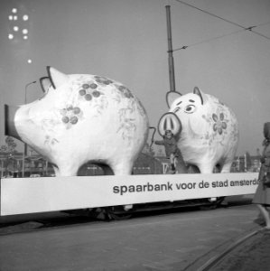 Kind dat op de aanhangwagen staat, Bestanddeelnr 918-3600