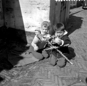 Kinderen maken hun Palmpasen, Bestanddeelnr 908-4948