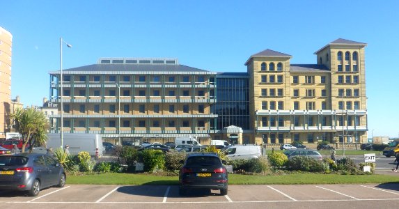 Kings House (Former SEEBOARD Headquarters), Queen's Gardens, Hove (NHLE Code 1205528) (February 2018) (2)