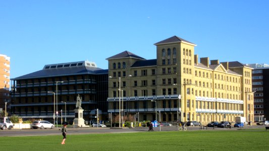 Kings House (Former SEEBOARD Headquarters), Queen's Gardens, Hove (NHLE Code 1205528) (January 2017) (1)
