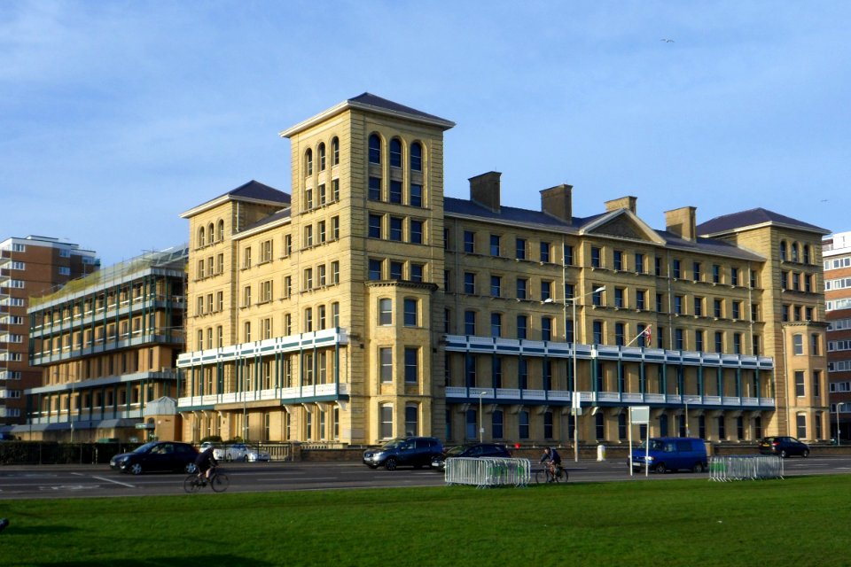 Kings House (Former SEEBOARD Headquarters), Queen's Gardens, Hove (NHLE Code 1205528) (April 2013)