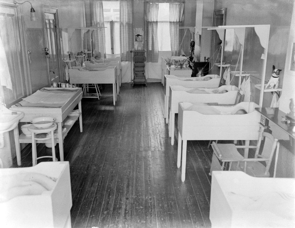 Kinderen in het Tehuis Annette slapen in slaapzalen, Bestanddeelnr 252-0391