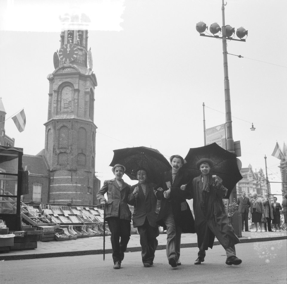 Kinderen op de Munt tijdens Koninginnedag, Bestanddeelnr 912-4351