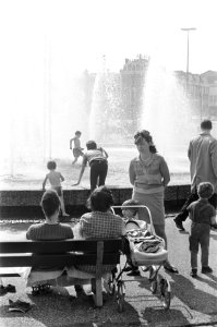 Kinderen in de fontein, Frederiksplein, Bestanddeelnr 922-2735
