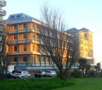 Kings House (Former SEEBOARD Headquarters), Queen's Gardens, Hove (NHLE Code 1205528) (April 2018) (1)