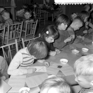 Kinderen in het Reinildahuis in de Marnixstraat 28 Amsterdam, Bestanddeelnr 908-4758