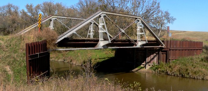 Keya Paha River 318 Ave bridge from SSW 1