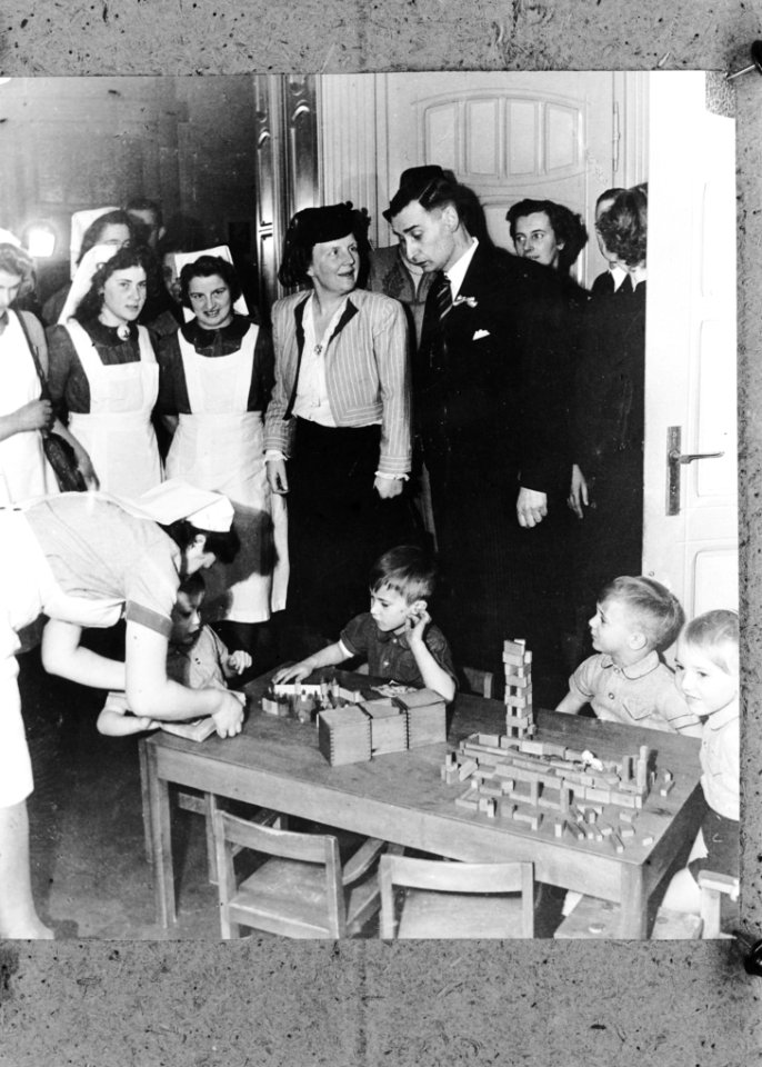 Kinderdagverblijf Het Kabouterhuis op de Amsteldijk te Amsterdam. Officiele op, Bestanddeelnr 901-2526