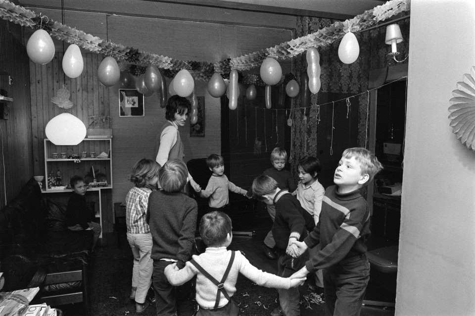 Kinderfeestje bij Robertje, Bestanddeelnr 924-1991