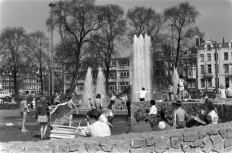 Kinderen in de fontein, Frederiksplein, Bestanddeelnr 922-2738