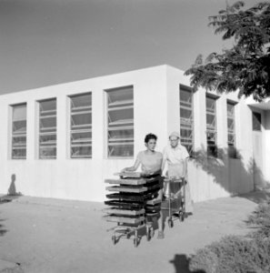 Kibboets Yad Mordechai bij Asjkelon in het zuidwesten van Israel. Een man en een, Bestanddeelnr 255-4178