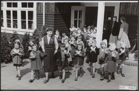 Kinderen, vakanties, scholen, pasen, Bestanddeelnr 049-0461