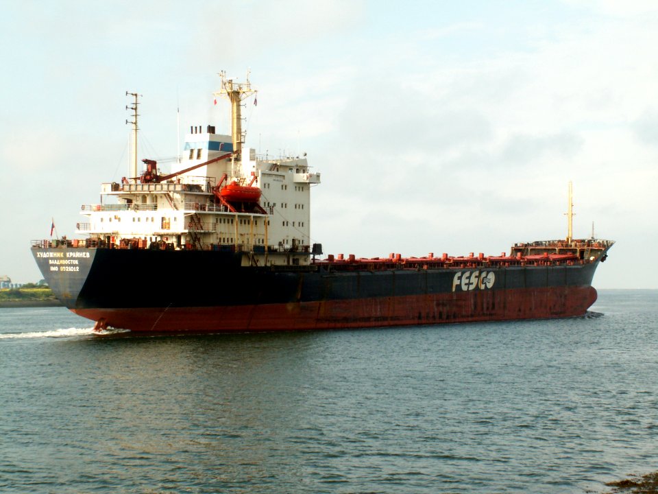 Khudozhnik Kravnev IMO 8521012 at IJmuiden 10sep2005