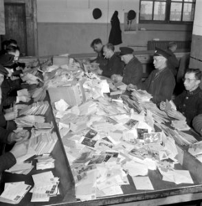 Kerst en nieuwjaarsbrieven enz. (op het postkantoor), Bestanddeelnr 901-2916