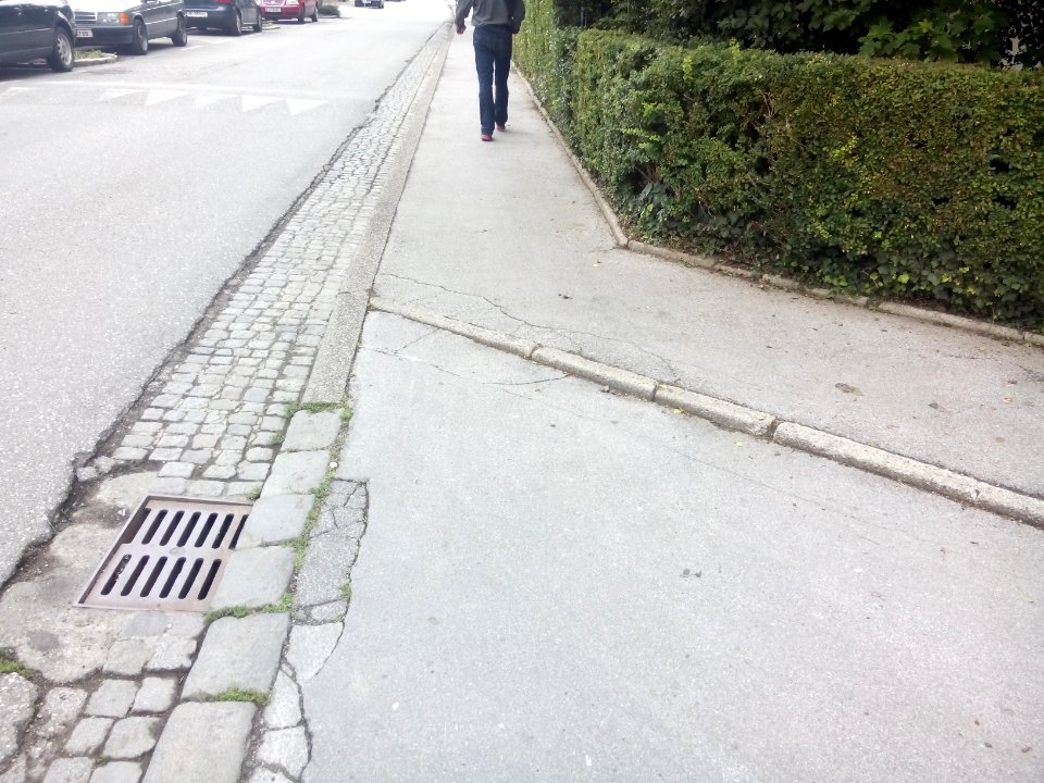 Kerb-sandgasse-hauseinfahrt