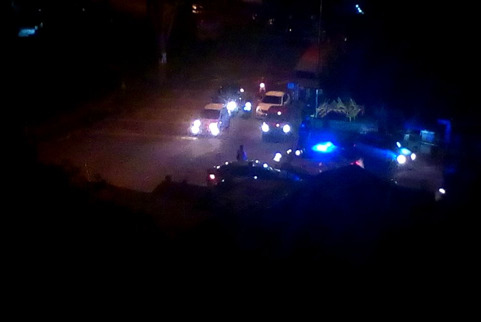 Kereta polis di malam hari