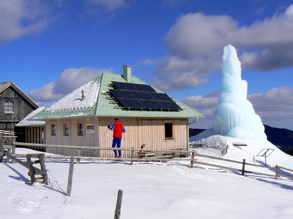 Alpine skier ice column