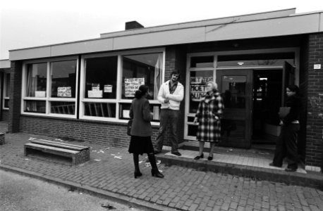 Kinderen van door ouders bezette Almereschool in Lelystad naar andere school ex, Bestanddeelnr 929-9699